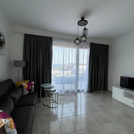1 Bedroom In Idyll Homes, Esentepe, Opposite Hilltown Agios Nikolaos (Akrotiri and Dhekelia)