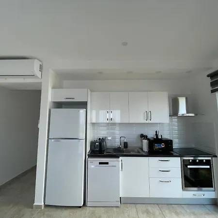 1 Bedroom In Idyll Homes, Esentepe, Opposite Hilltown Apartman Agios Nikolaos (Akrotiri and Dhekelia)